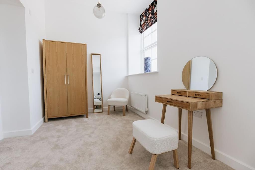 Bobbin Row - Grade 2 Listed Property With A Beautiful Design With Access To Leeds Leeds  Exterior photo
